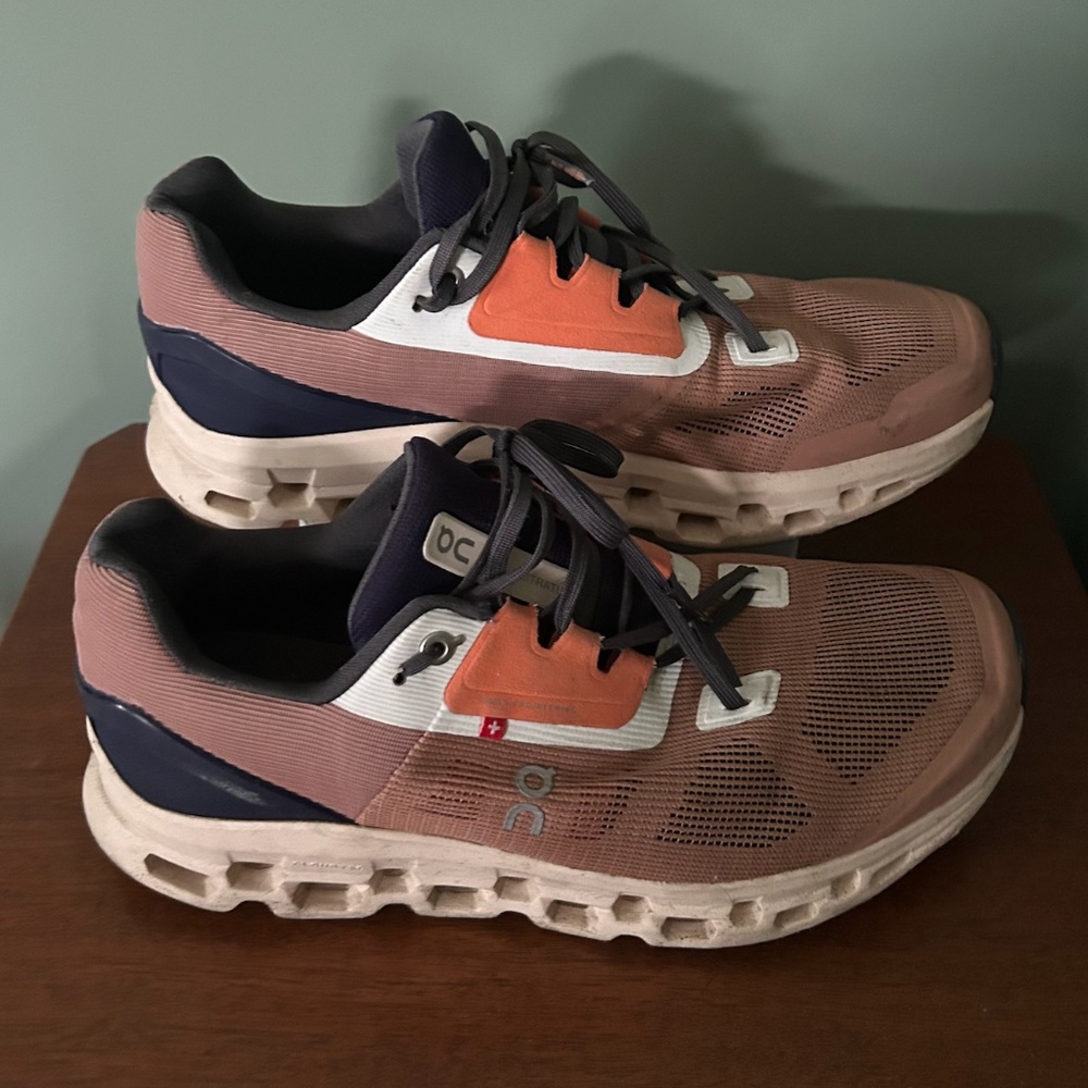 On Running Helion Cloudtec - 10.5 Women On Cloud